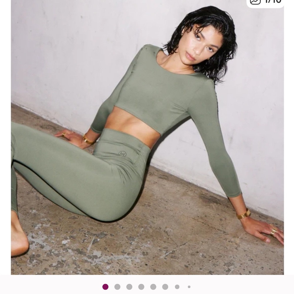 Heros the Ballerina long sleeve crop top. Green. M. NWT